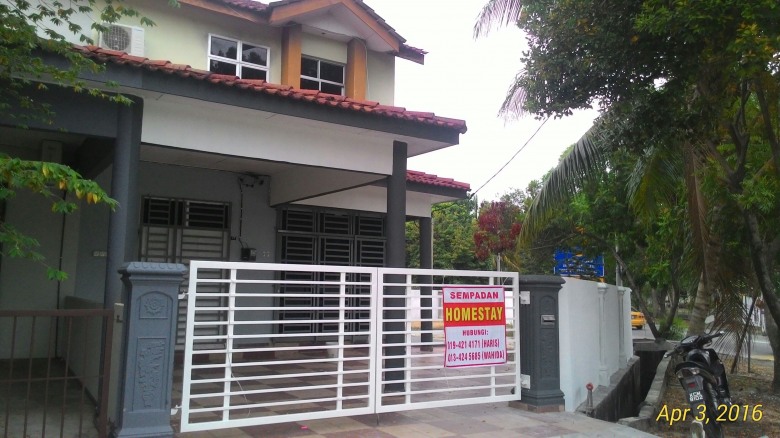 2 tingkat corner lot