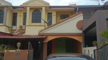 Luar Homestay